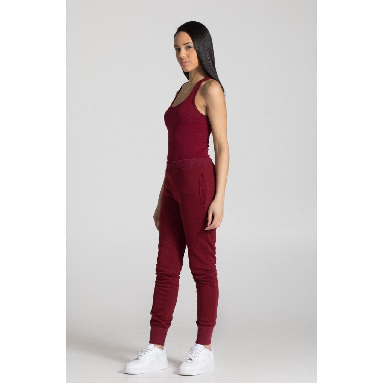 Jogger for women in oxblood red